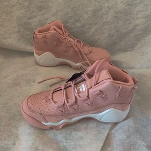 WOMEN’S GRANT HILL 1